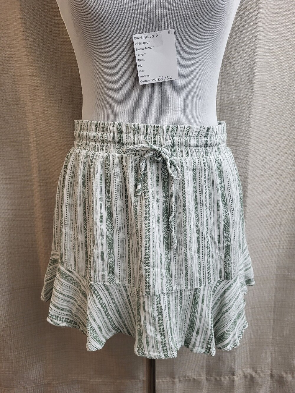 Forever 21 Women's Green White Lined Boho Hippie Ruffle Mini Skirt Size Medium